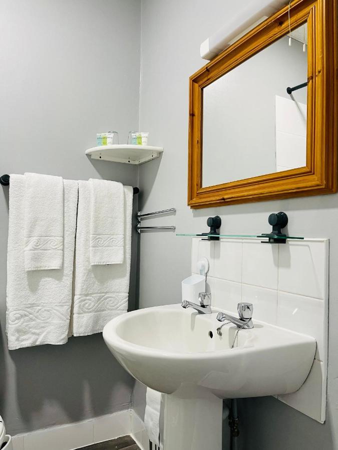 Palm Court B&B Ильфракомб Экстерьер фото