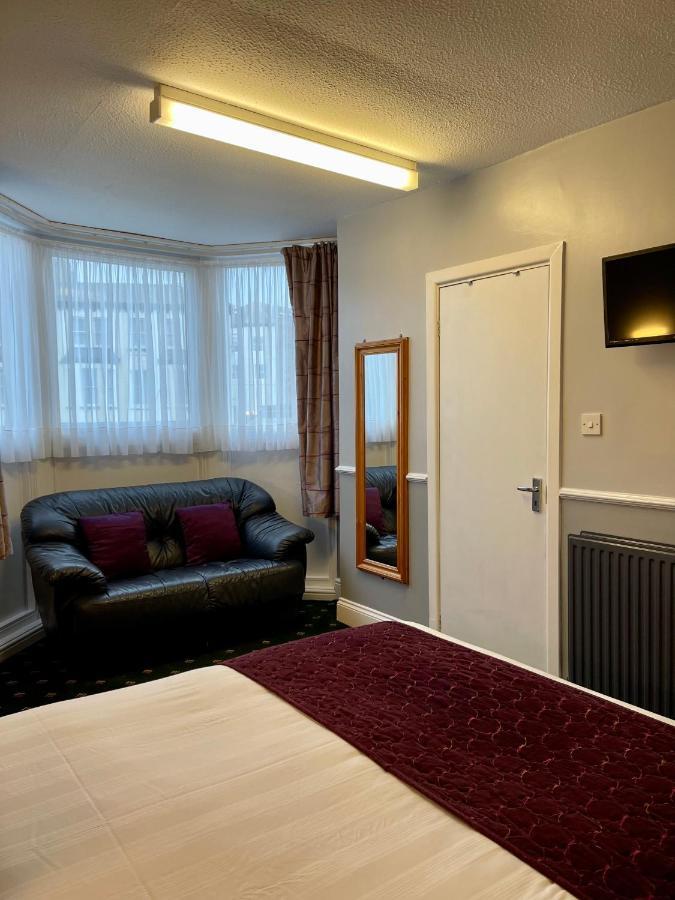 Palm Court B&B Ильфракомб Экстерьер фото