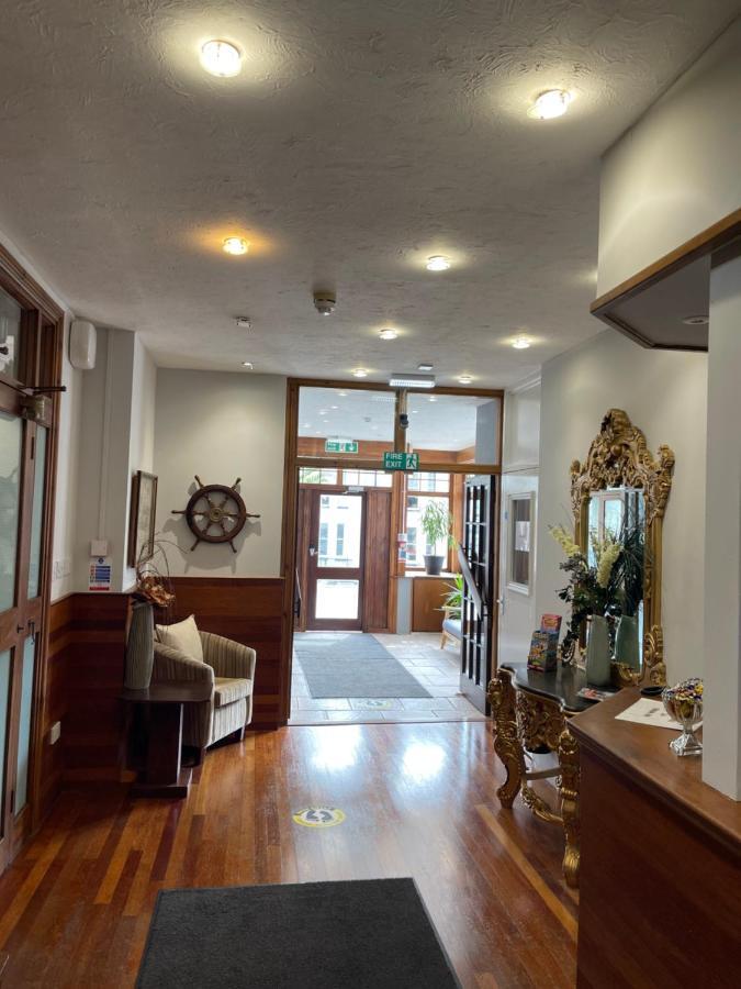 Palm Court B&B Ильфракомб Экстерьер фото